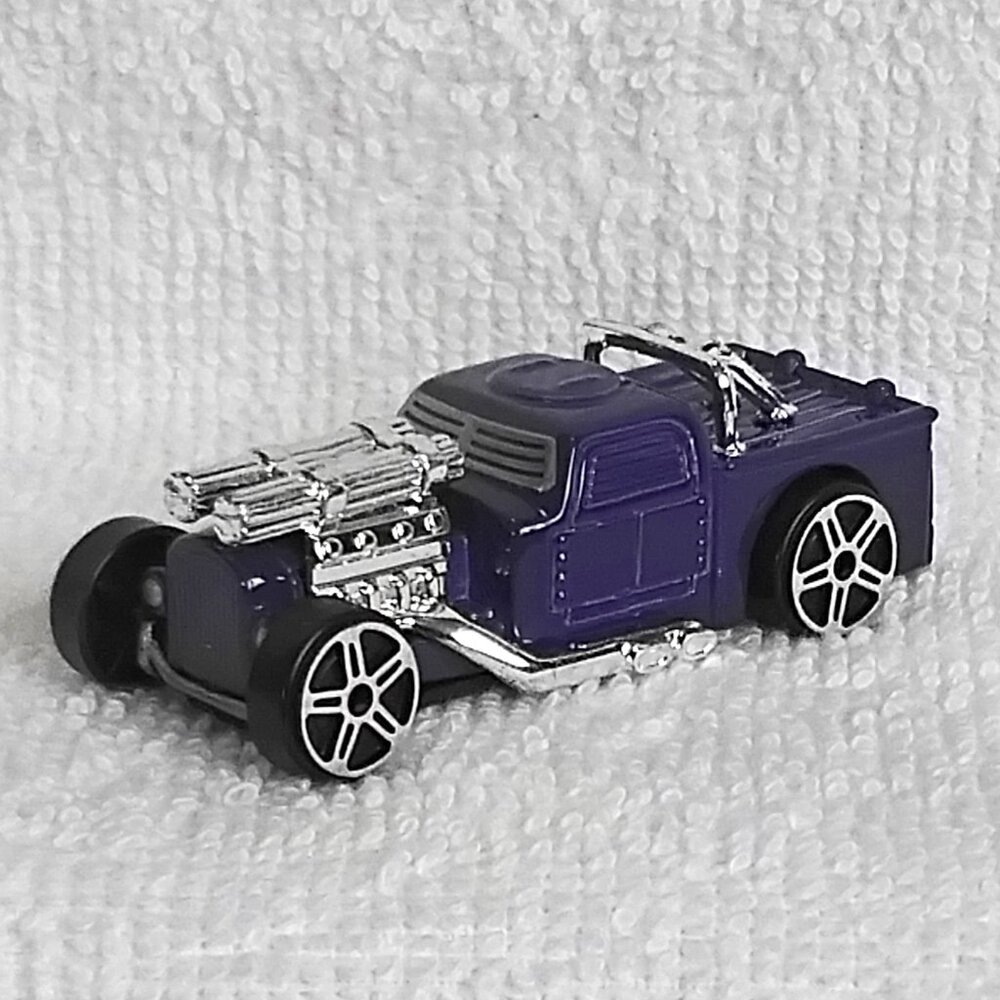 2013 Maisto Fresh Metal 100 1:64 Leadslinger!!